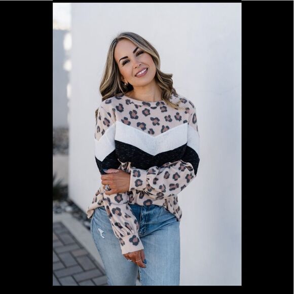 Long sleeve hacci soft leopard stripe top warm fall S M L NWT - Picture 1 of 1